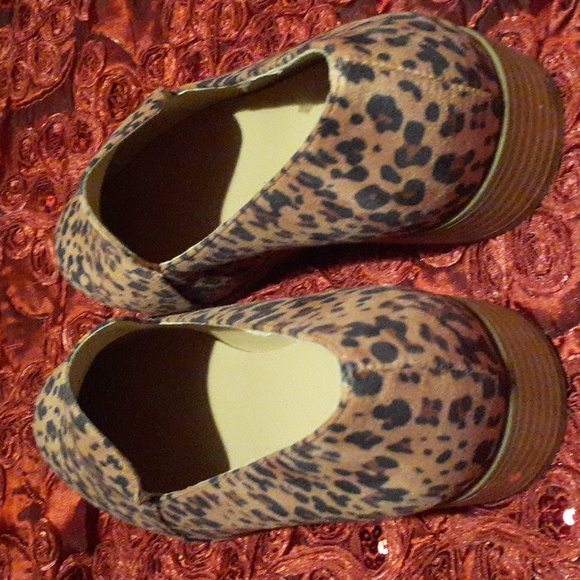 Shoes - Picture 8 of 8